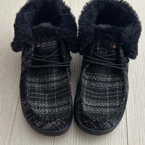 Hey Dude Black and white Britt booties